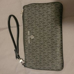 Michael Kors wristlet